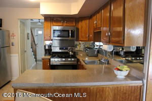 6 Stratton Dr, Howell, NJ 07731 photo 4
