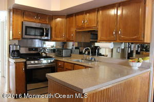 6 Stratton Dr, Howell, NJ 07731 photo 3