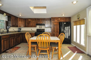 36 Middlesex Rd, Matawan, NJ 07747 photo 5