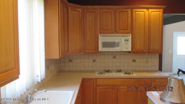 8 Delta Dr, Ocean, NJ 07712 photo 2