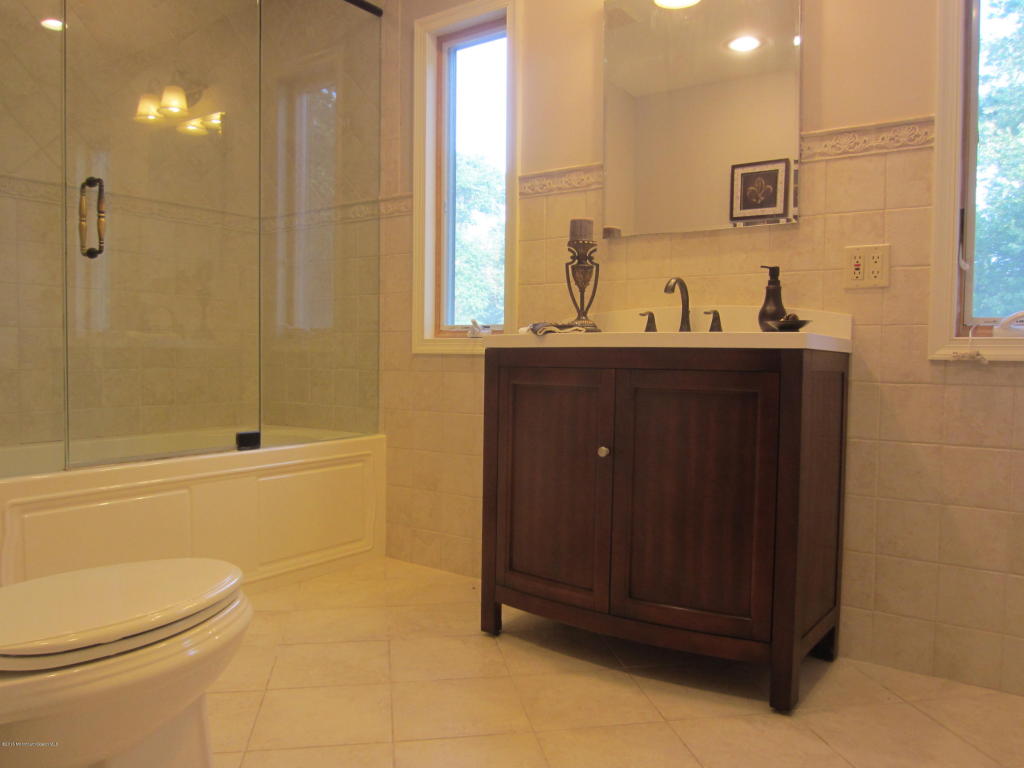 24 Kenneth Ter E, Middletown, NJ 07748 photo 21
