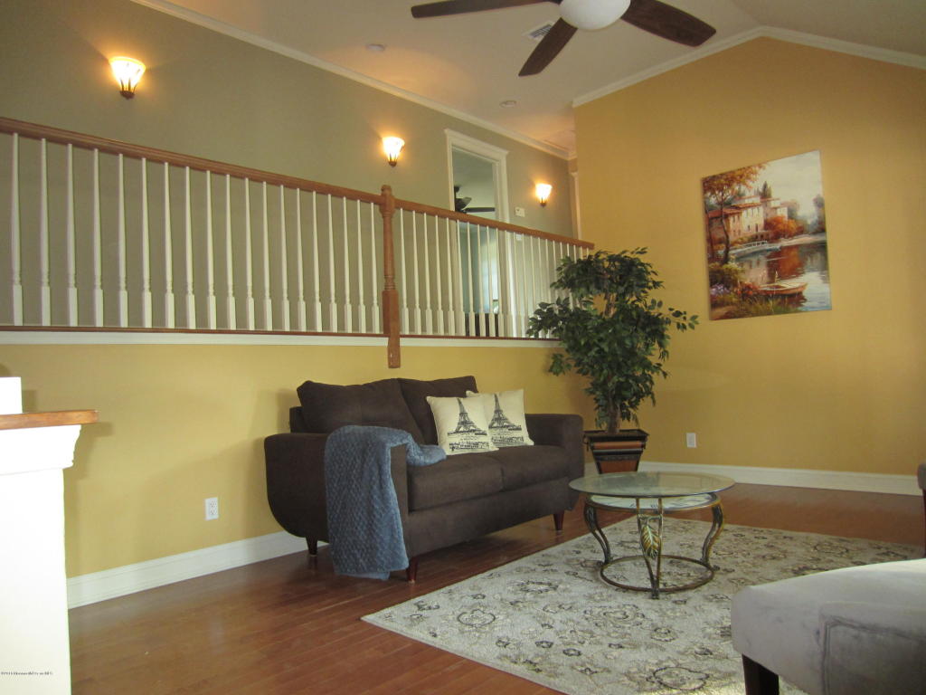 24 Kenneth Ter E, Middletown, NJ 07748 photo 17