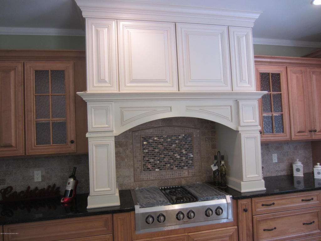 24 Kenneth Ter E, Middletown, NJ 07748 photo 6