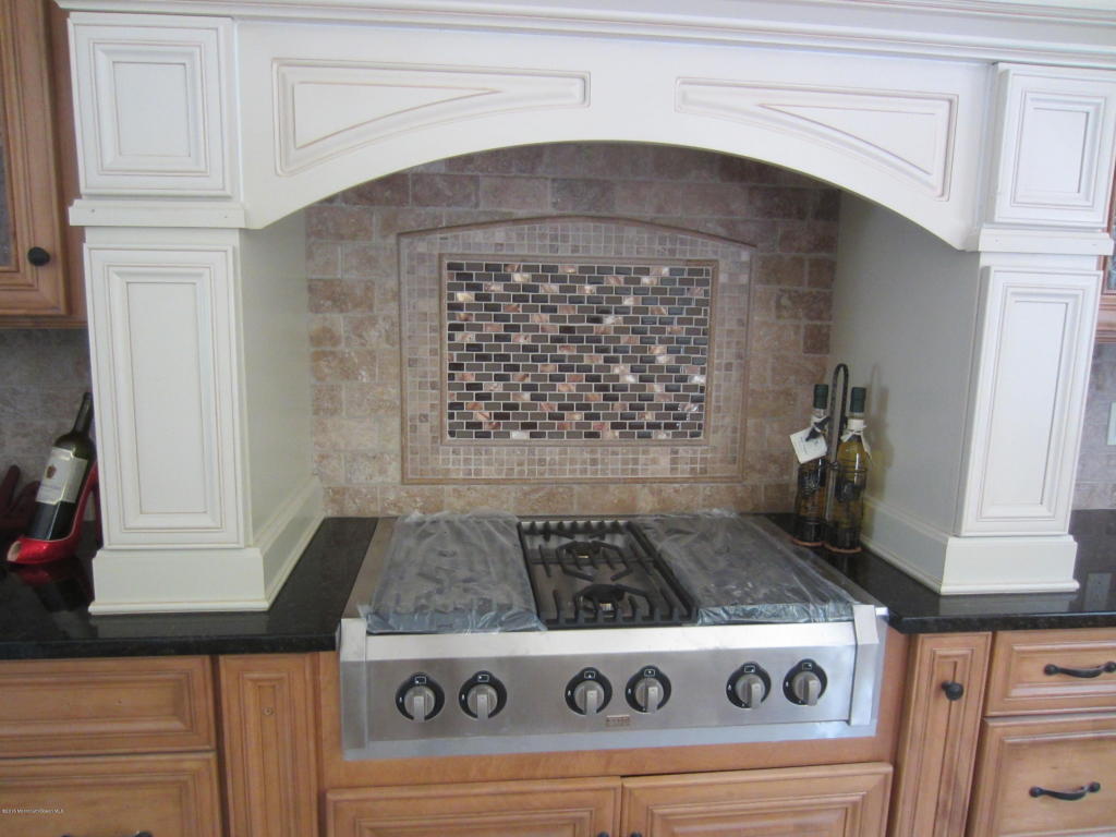 24 Kenneth Ter E, Middletown, NJ 07748 photo 5