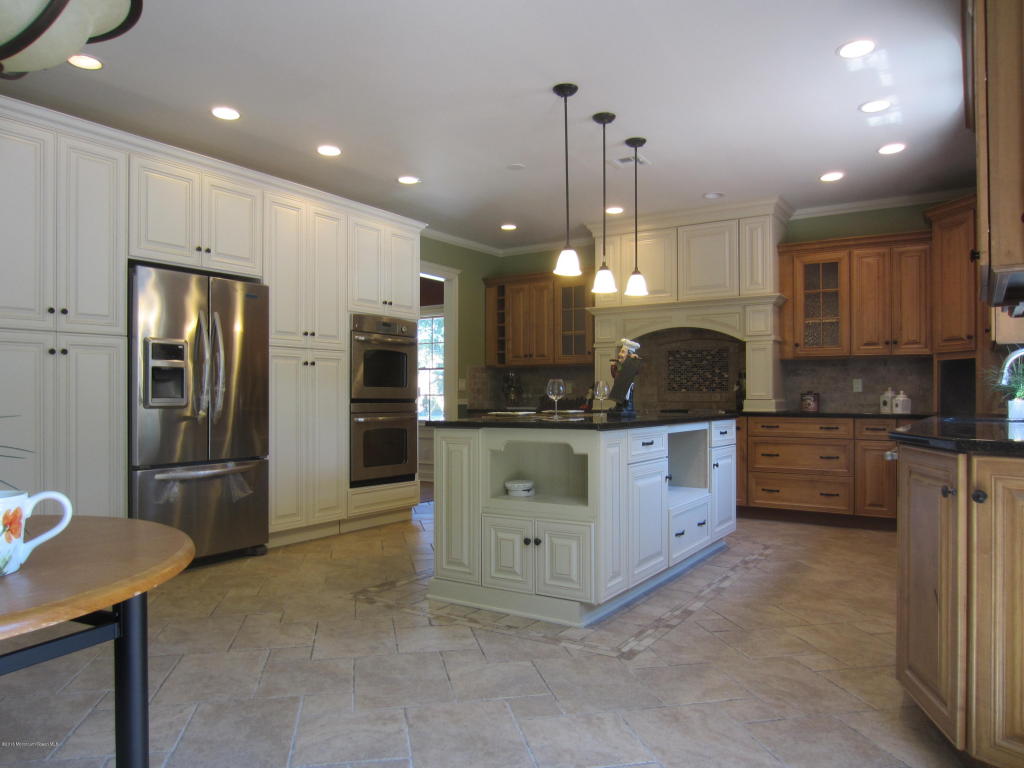 24 Kenneth Ter E, Middletown, NJ 07748 photo 10