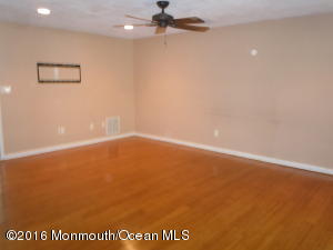 276 Tabetha Ct, Brick, NJ 08724 photo 4