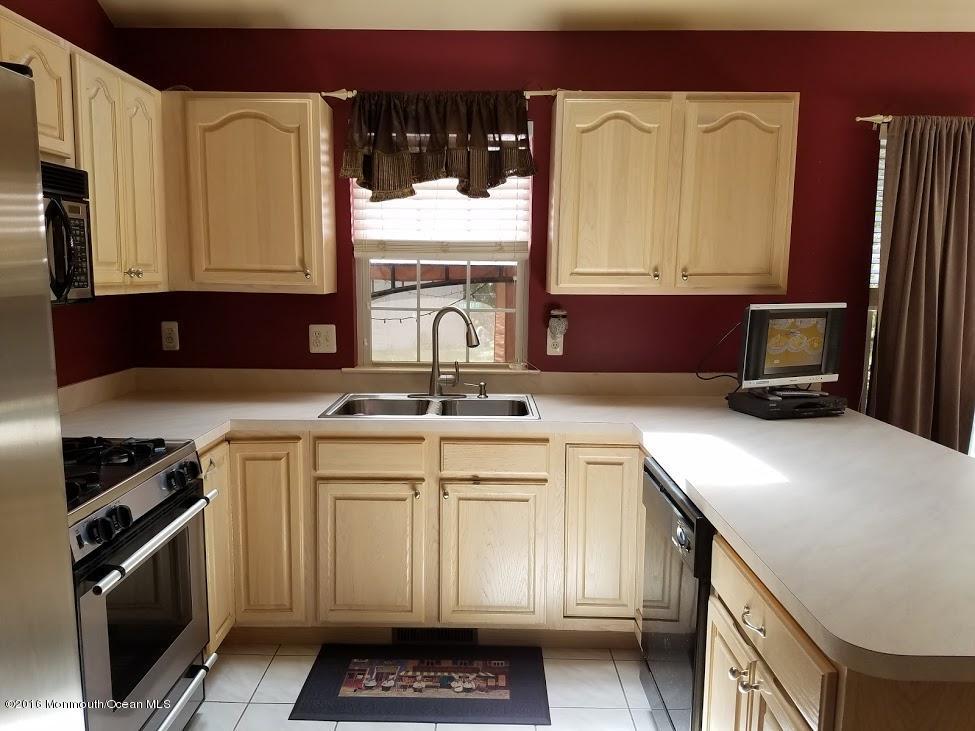 6 Heather Ct, Jackson, NJ 08527 photo 3