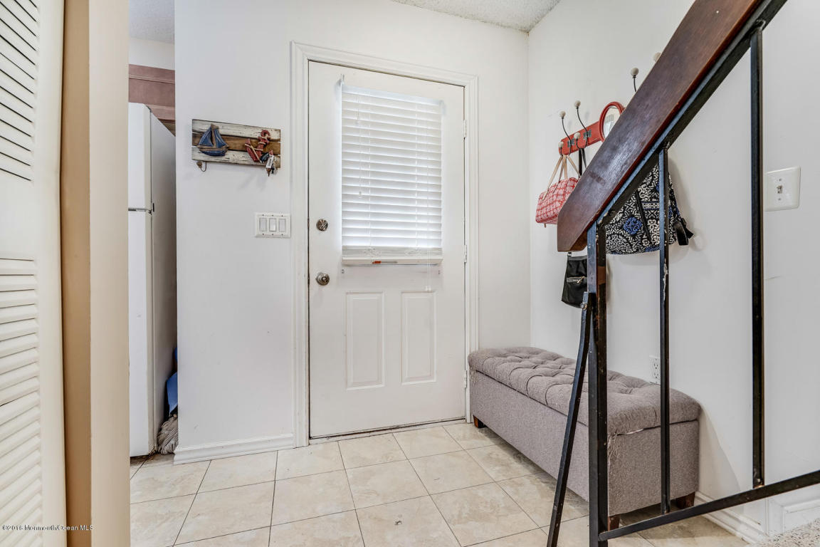 806 Violet Ln, Jackson, NJ 08527 photo 3