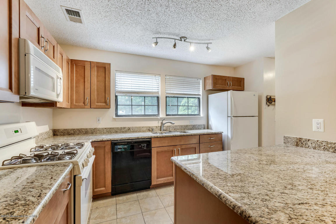 806 Violet Ln, Jackson, NJ 08527 photo 4