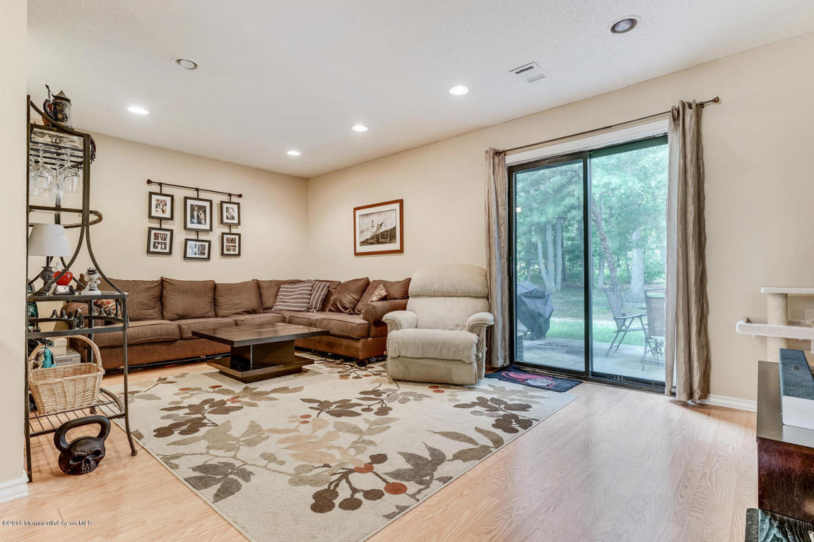 806 Violet Ln, Jackson, NJ 08527 photo 11