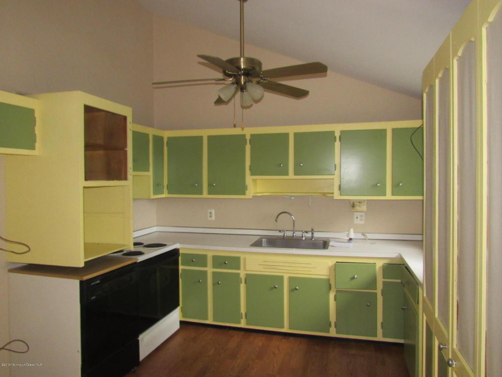 400 Bennett Pl, Brielle, NJ 08730 photo 4