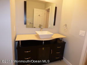 19 Commons Dr, Neptune Township, NJ 07753 photo 33