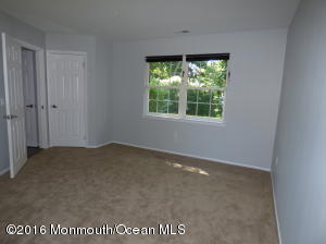 19 Commons Dr, Neptune Township, NJ 07753 photo 22