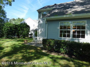 19 Commons Dr, Neptune Township, NJ 07753 photo 39