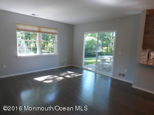 19 Commons Dr, Neptune Township, NJ 07753 photo 8