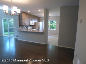 19 Commons Dr, Neptune Township, NJ 07753 photo 4