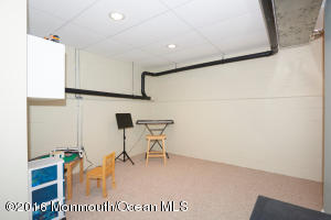 2 Braeside Ave, Middletown, NJ 07748 photo 19