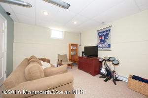 2 Braeside Ave, Middletown, NJ 07748 photo 17