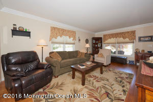 2 Braeside Ave, Middletown, NJ 07748 photo 7
