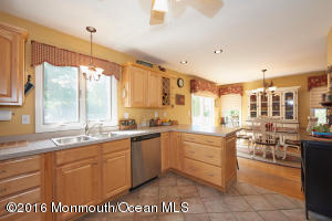 2 Braeside Ave, Middletown, NJ 07748 photo 13