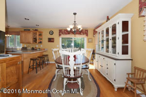 2 Braeside Ave, Middletown, NJ 07748 photo 9