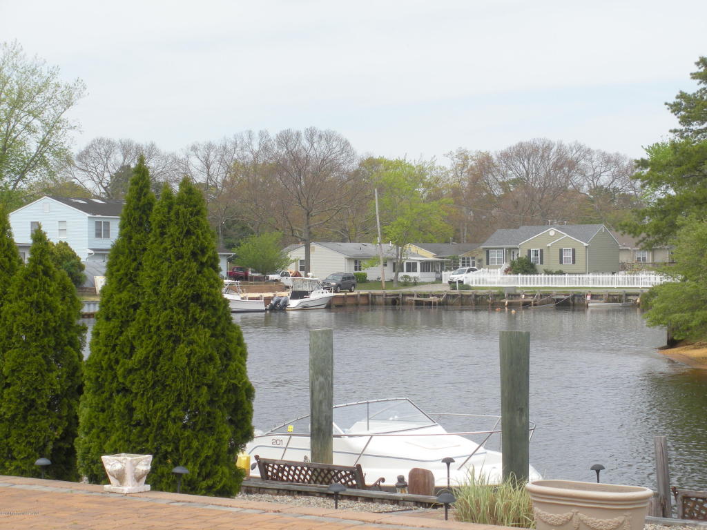 13 Dolphin Ct, Forked River, NJ 08731 photo 3