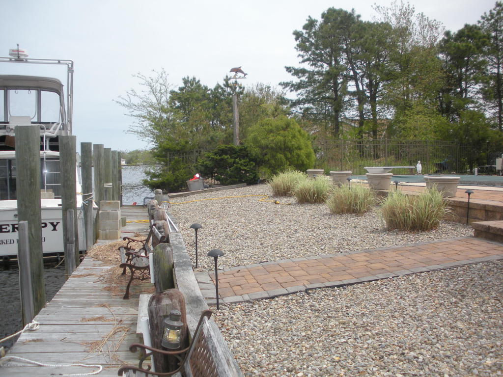 13 Dolphin Ct, Forked River, NJ 08731 photo 12
