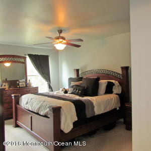 18 Mendon Dr, Howell, NJ 07731 photo 9