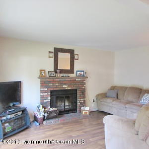 18 Mendon Dr, Howell, NJ 07731 photo 4