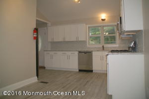 5 Crestview Dr, Hazlet, NJ 07730 photo 3
