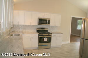 5 Crestview Dr, Hazlet, NJ 07730 photo 2
