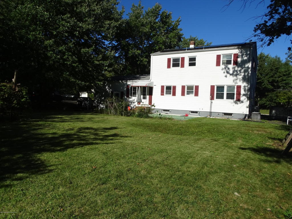 11 Daniel Dr, Matawan, NJ 07747 photo 9