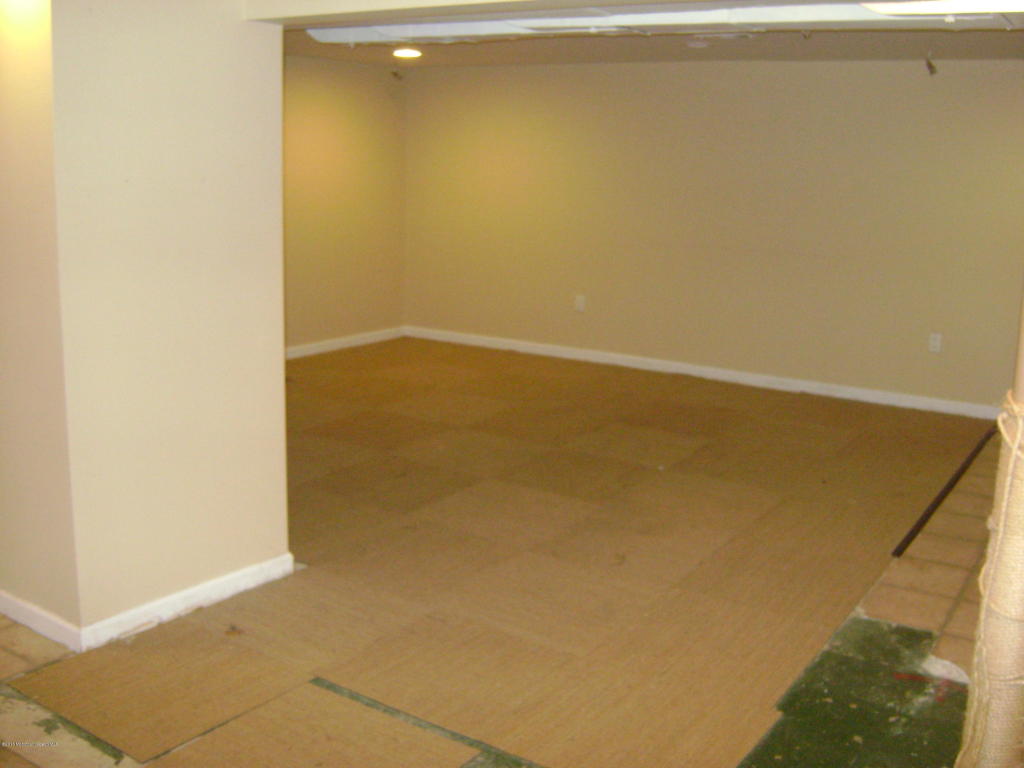 60 Middlesex Rd, Matawan, NJ 07747 photo 11