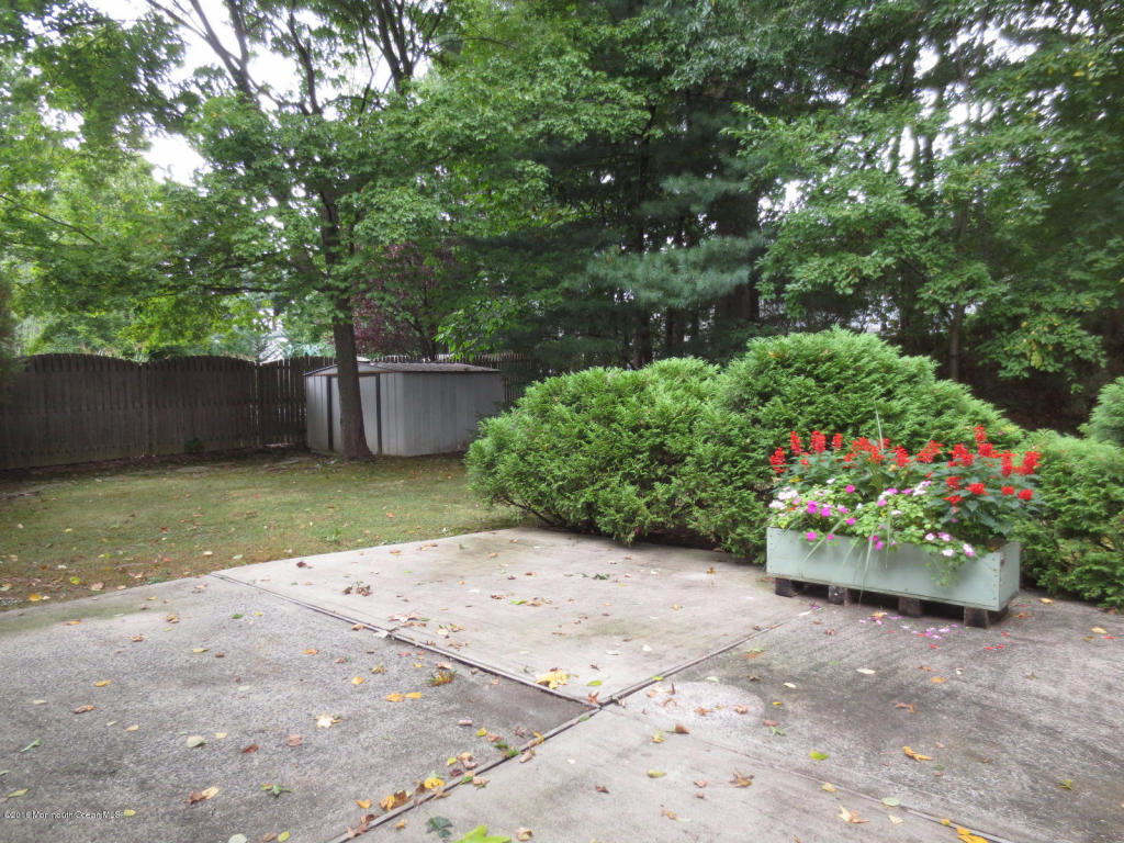 6 Leaf Ln, Matawan, NJ 07747 photo 18