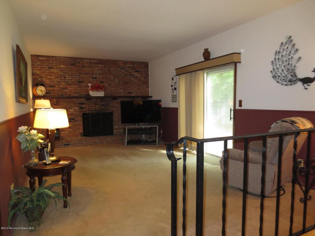 6 Leaf Ln, Matawan, NJ 07747 photo 5