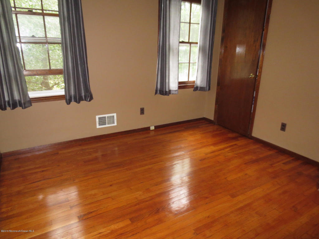 6 Leaf Ln, Matawan, NJ 07747 photo 14