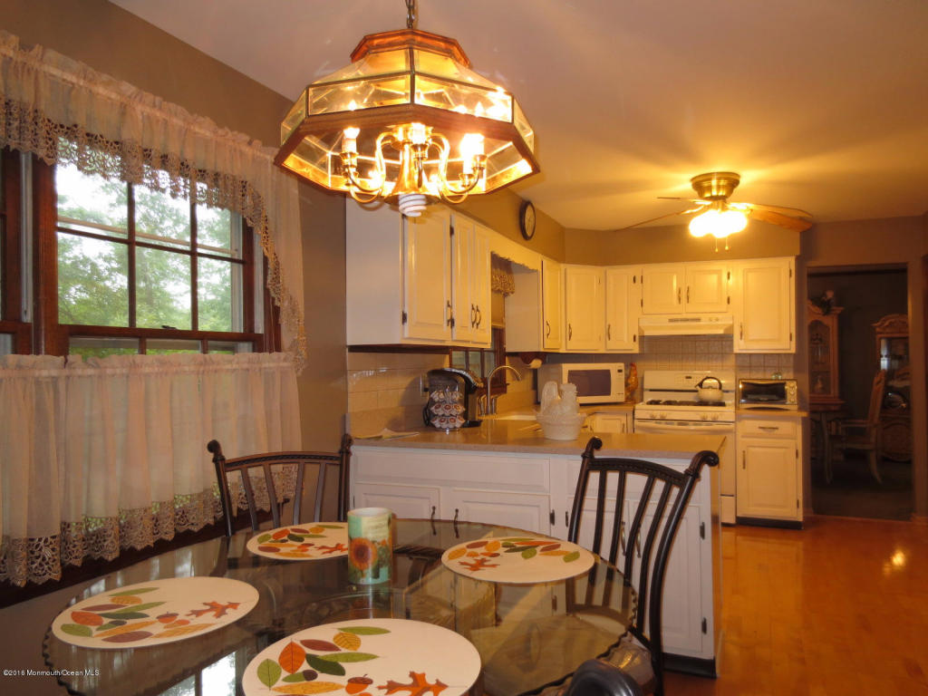 6 Leaf Ln, Matawan, NJ 07747 photo 3