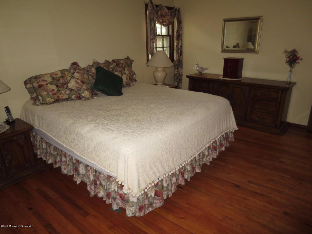 6 Leaf Ln, Matawan, NJ 07747 photo 11