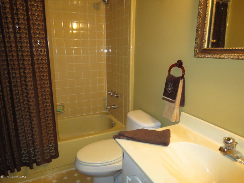 6 Leaf Ln, Matawan, NJ 07747 photo 16