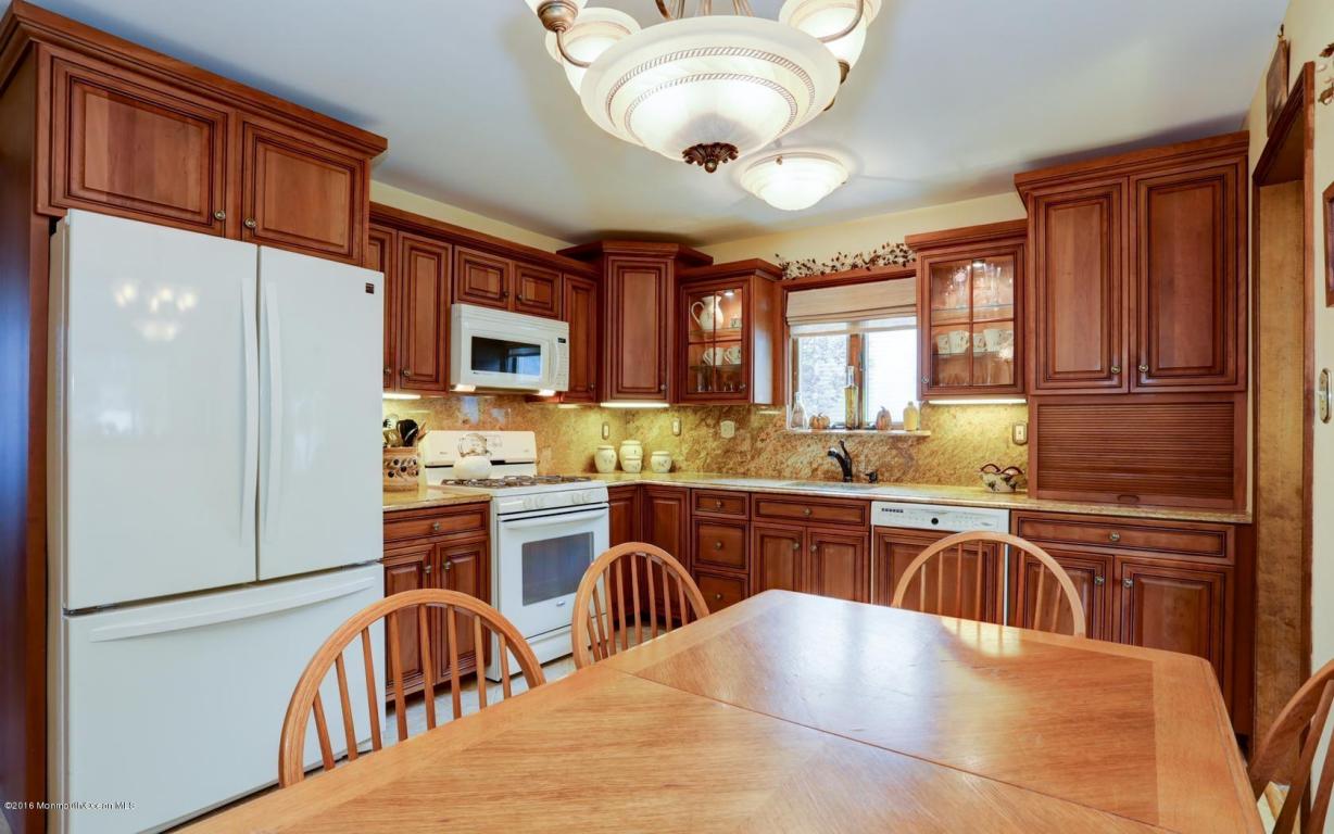 7 Rustic Ln, Matawan, NJ 07747 photo 10