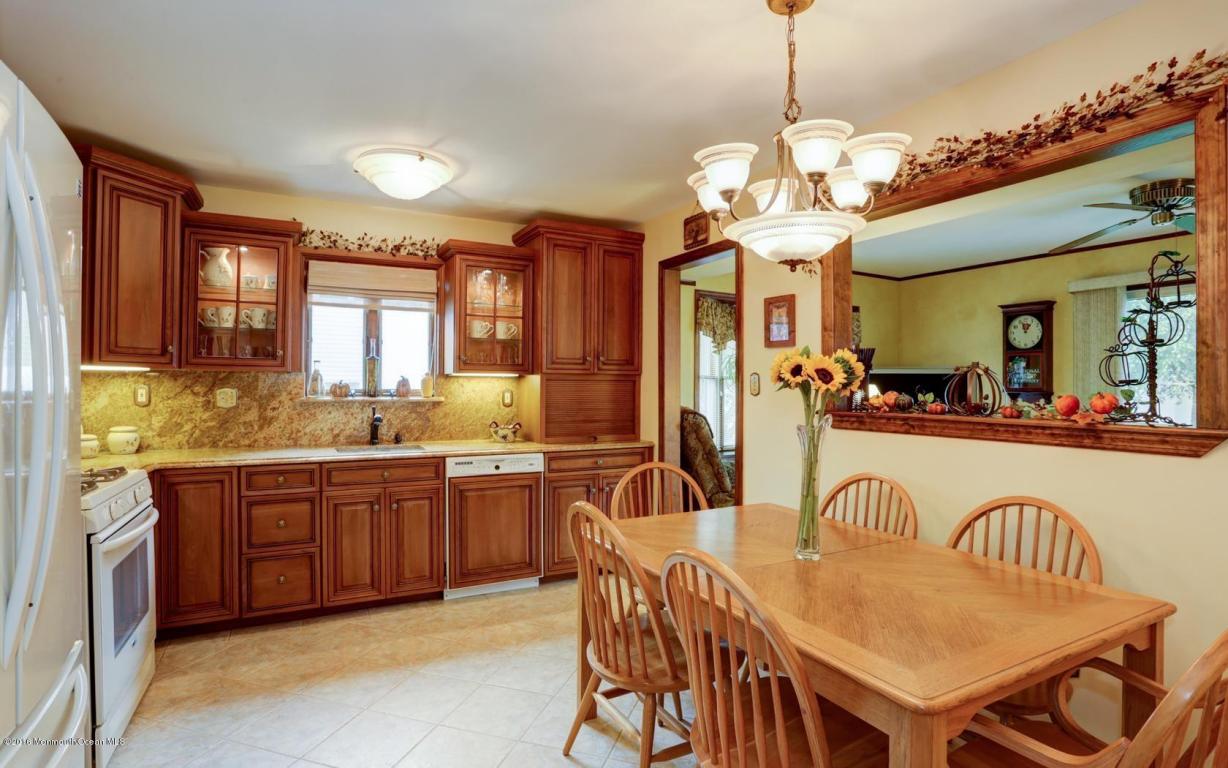7 Rustic Ln, Matawan, NJ 07747 photo 8