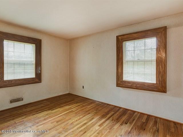 247 Cherry Tree Ln, Middletown, NJ 07748 photo 20