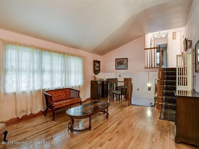 247 Cherry Tree Ln, Middletown, NJ 07748 photo 8