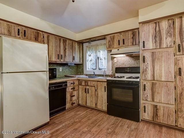 247 Cherry Tree Ln, Middletown, NJ 07748 photo 10