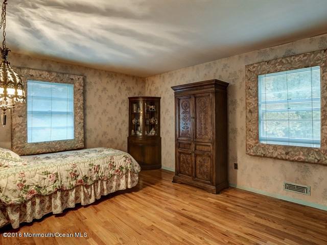 247 Cherry Tree Ln, Middletown, NJ 07748 photo 18