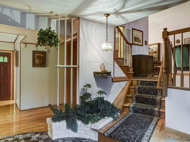 247 Cherry Tree Ln, Middletown, NJ 07748 photo 4
