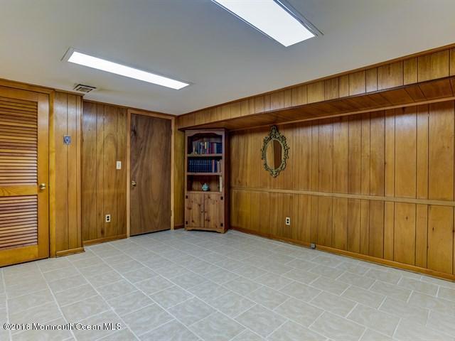 247 Cherry Tree Ln, Middletown, NJ 07748 photo 17