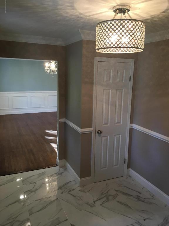 19 Leaf Ln, Matawan, NJ 07747 photo 5