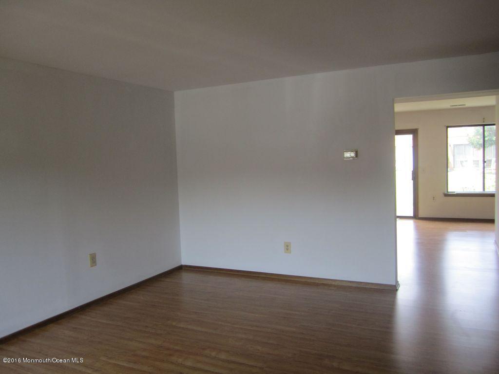 413 Sandra Pl, Brick, NJ 08724 photo 3