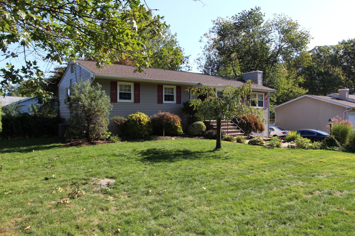 155 Walnut Dr, Brick, NJ 08724 photo 2
